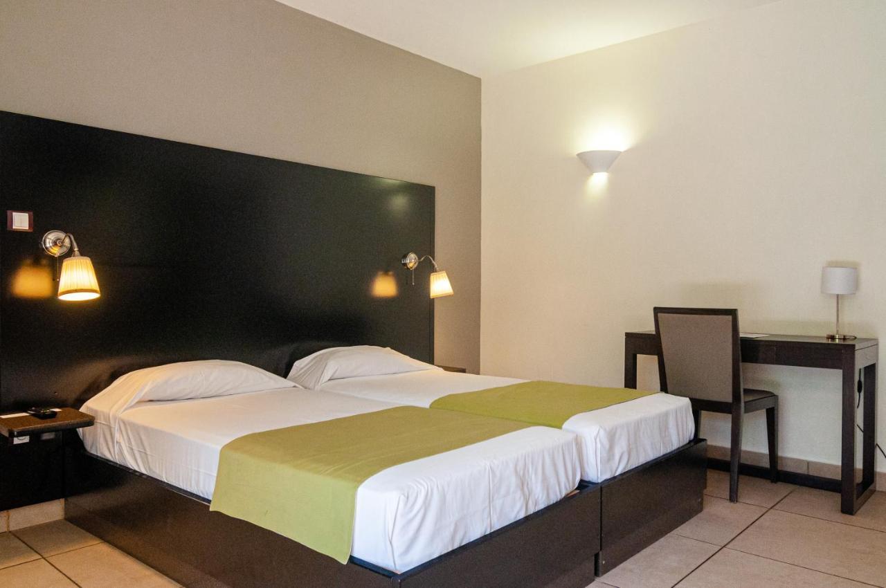 Tama Hotel Сен Жилс ле Бен Екстериор снимка