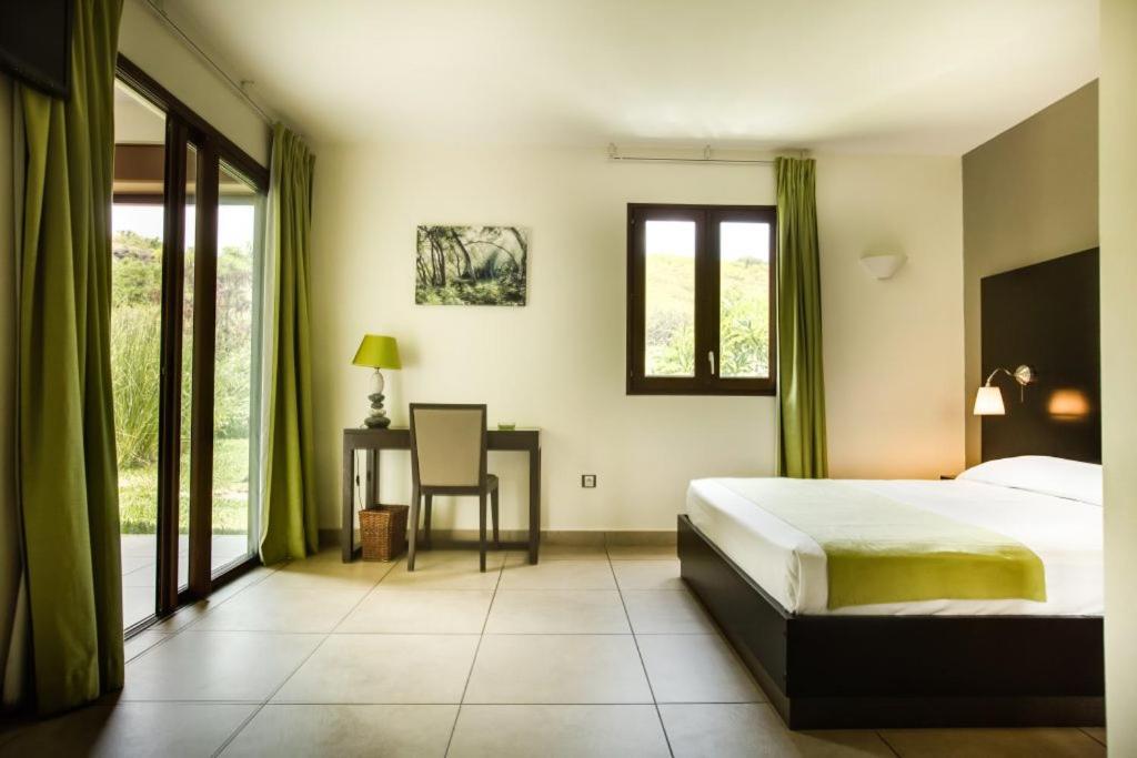 Tama Hotel Сен Жилс ле Бен Екстериор снимка