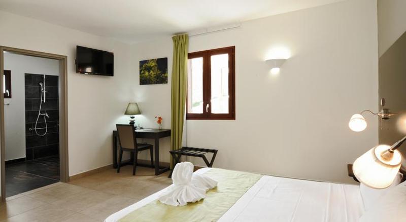 Tama Hotel Сен Жилс ле Бен Екстериор снимка