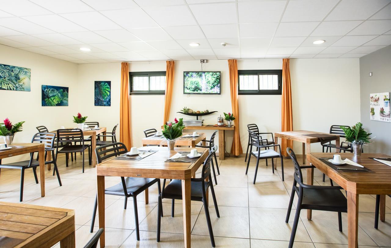 Tama Hotel Сен Жилс ле Бен Екстериор снимка